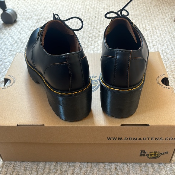 NWT: Dr. Martin Leona Lo Vintage Smooth Leather Heeled Shoes size 9 - Picture 4 of 4